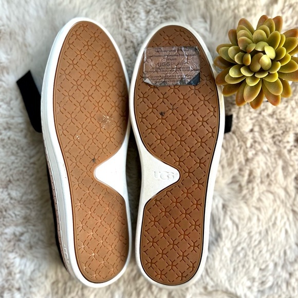 🖤UGG Carilyn Suede Ribbon Lace up Sneakers 7.5🖤 - Picture 4 of 6